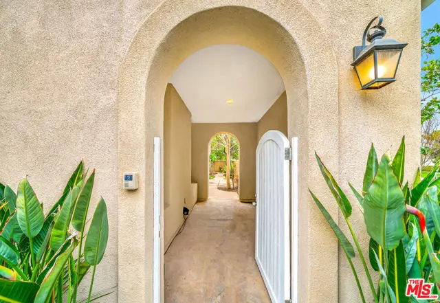 26811 Brookhollow Drive, Valencia, CA 91355 - #2