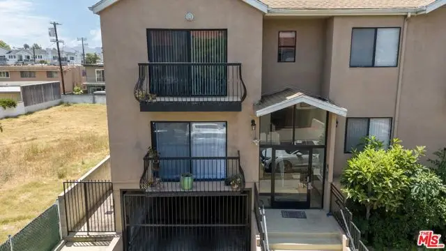 10916 Huston Street #102, North Hollywood, CA 91601 - Image #3