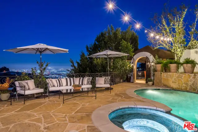 8148 Mannix Drive, Los Angeles, CA 90046 - Image #2