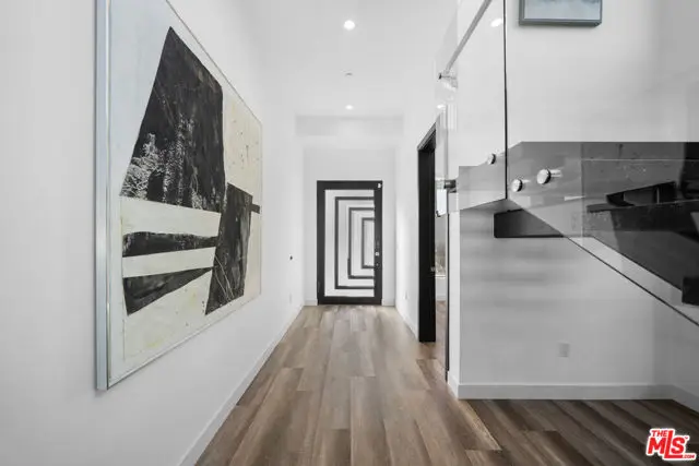 5812 Willis Avenue, Sherman Oaks, CA 91411 - Image #2