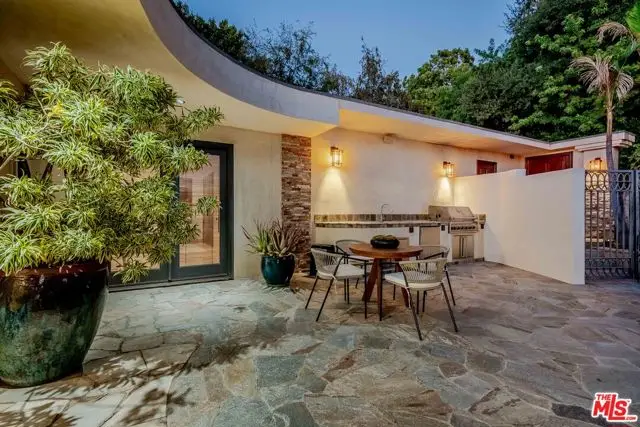 1667 Waynecrest Drive, Beverly Hills, CA 90210 - Image #3