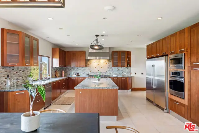 24410 Mulholland Highway, Calabasas, CA 91302 - Image #1