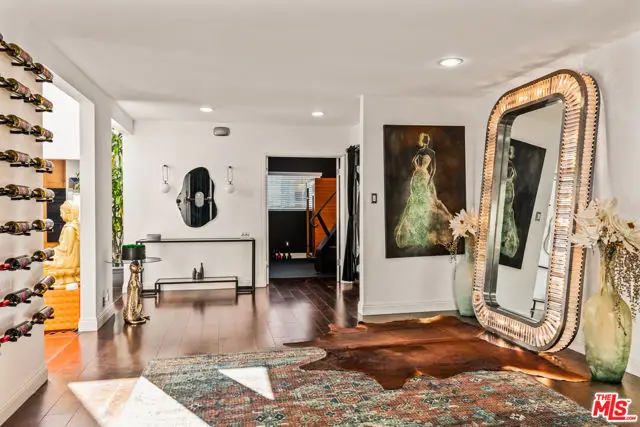 5154 Don Pio Drive, Woodland Hills, CA 91364 - Image #2