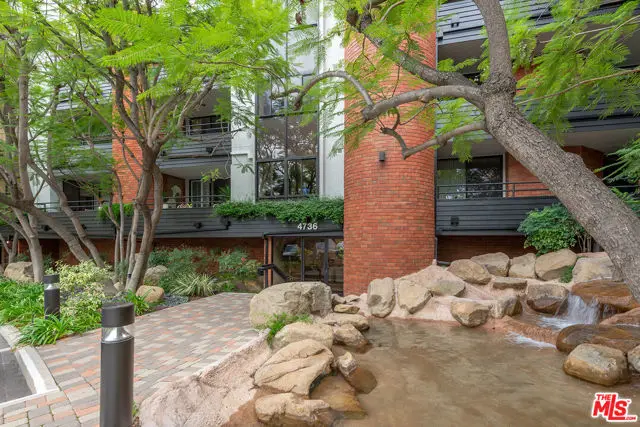 4736 Park Encino Lane #215, Encino, CA 91436 - Image #2