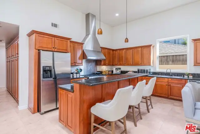 3718 S Barrington Avenue, Los Angeles, CA 90066 - Image #3