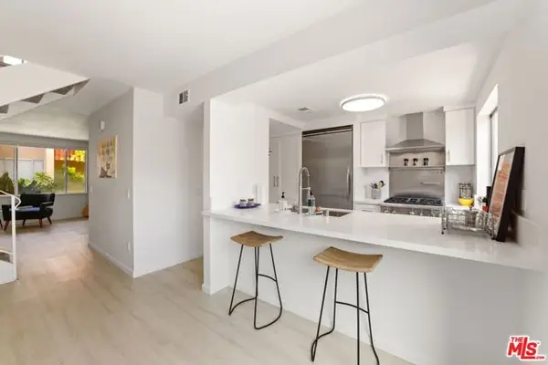 2252 N Indian Canyon Drive #E, Palm Springs, CA 92262