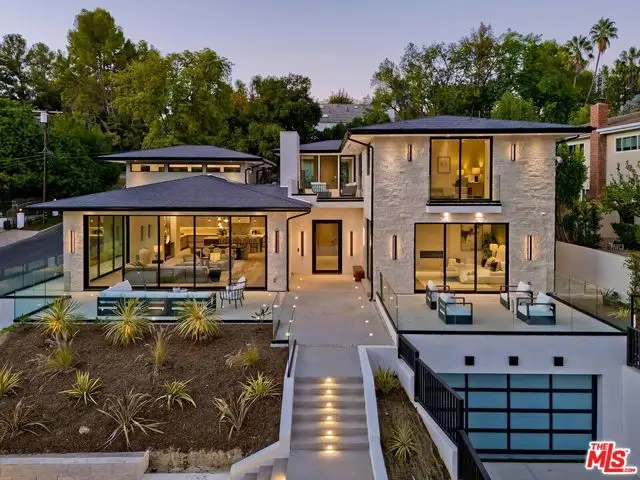 16879 Mooncrest Drive, Encino, CA 91436 - Image #1