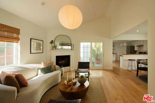 215 Portland Avenue, Huntington Beach, CA 92648 - Image #2