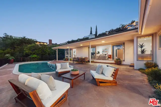 968 Kenfield Avenue, Los Angeles, CA 90049 - Image #2