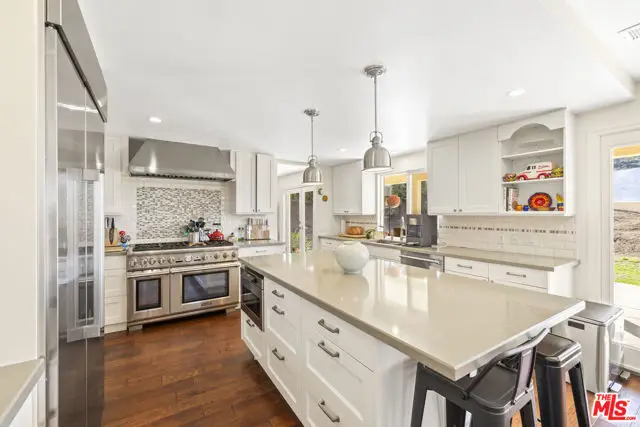 3804 Vista Linda Drive, Encino, CA 91316 - Image #3