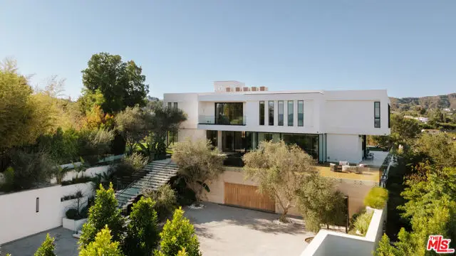 16187 Royal Oak Road, Encino, CA 91436 - Image #2