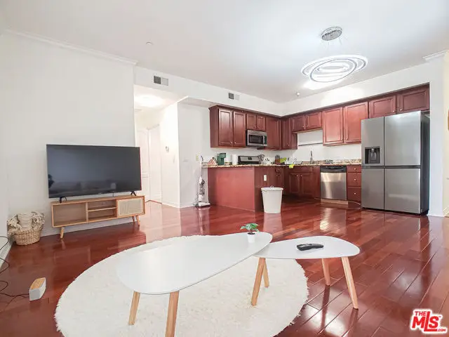 1025 Dewey Avenue #205, Los Angeles, CA 90006 - Image #3