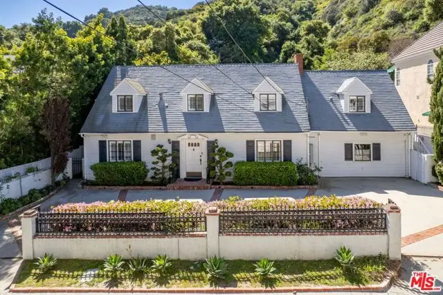 2427 Benedict Canyon Drive, Beverly Hills, CA 90210 - Image #3