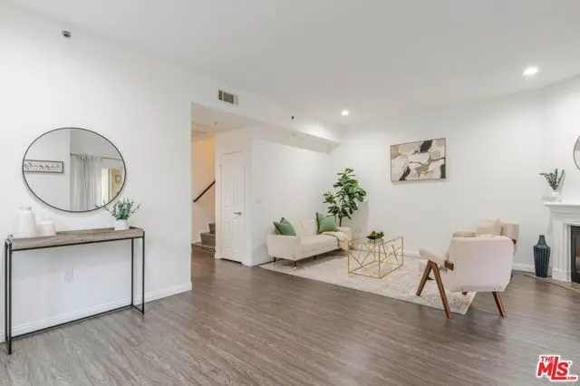 5521 Kester Avenue #7, Sherman Oaks, CA 91411 - #3