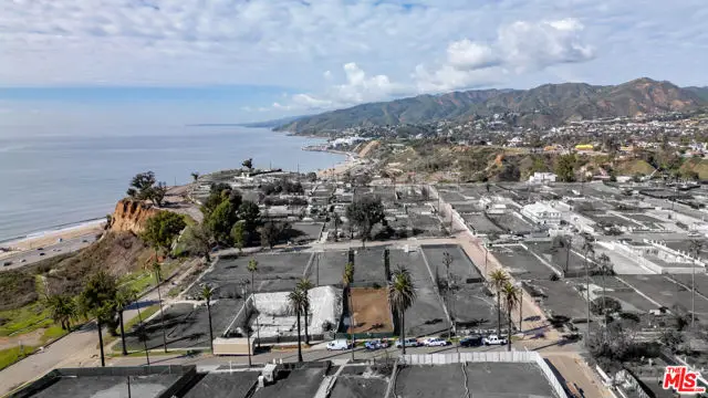 327 Swarthmore Avenue, Pacific Palisades, CA 90272 - Image #2