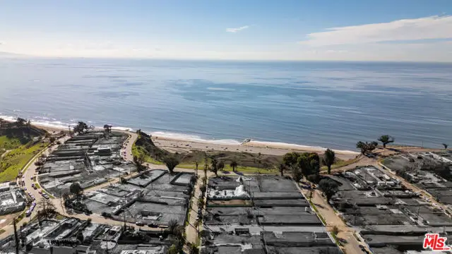 327 Swarthmore Avenue, Pacific Palisades, CA 90272 - Image #3