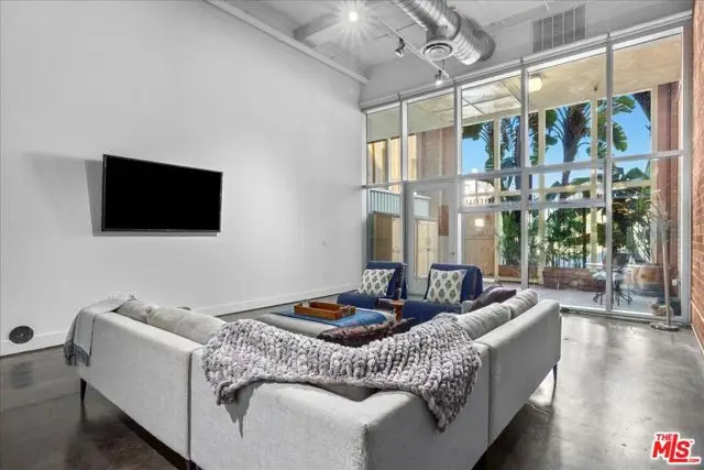 120 S Hewitt Street #6, Los Angeles, CA 90012 - Image #2