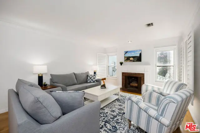 3906 S Victoria Avenue, Los Angeles, CA 90008 - Image #3