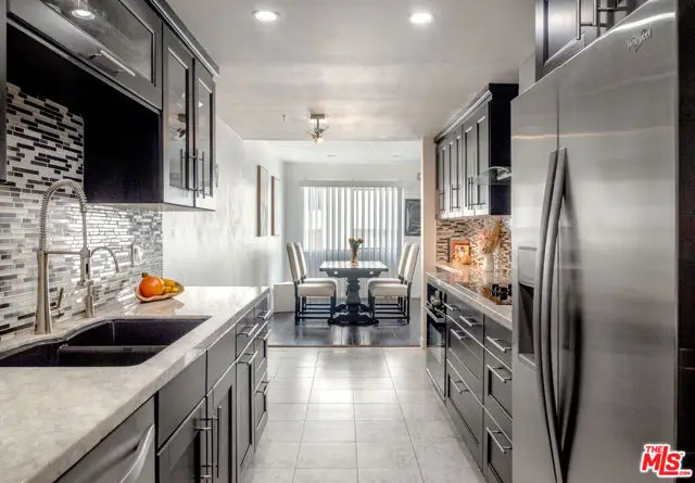 7259 Hillside Avenue #202, Los Angeles, CA 90046 - Image #2