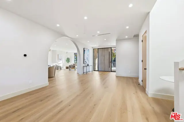 16643 Addison Street, Encino, CA 91436 - Image #3