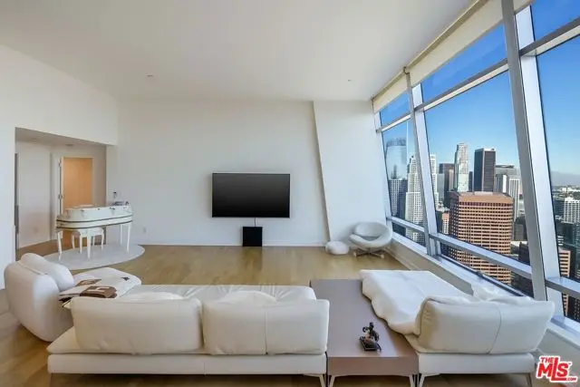 900 W Olympic Boulevard #49C, Los Angeles, CA 90015 - Image #3