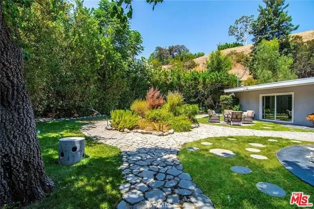 19481 Rosita Street, Tarzana, CA 91356 - Image #3