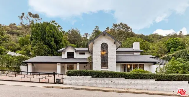 1060 Chantilly Road, Los Angeles, CA 90077 - Image #1