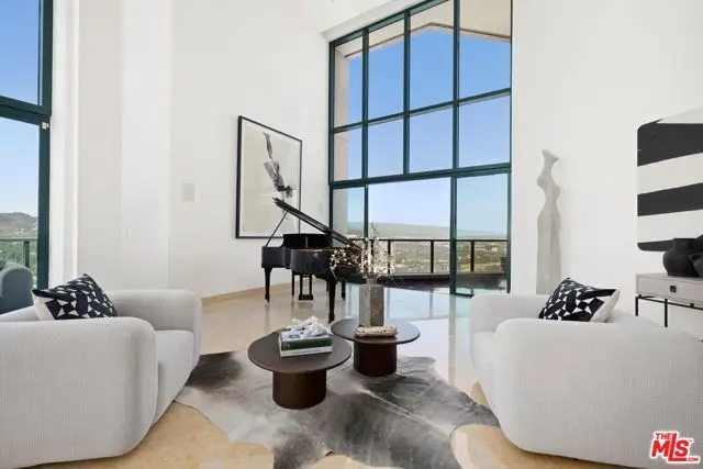 10490 Wilshire Boulevard #PH4, Los Angeles, CA 90024 - Image #1