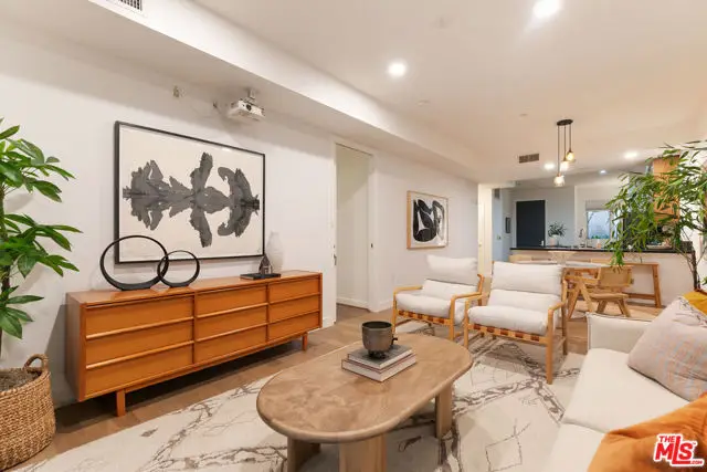 6001 Carlton Way #105, Los Angeles, CA 90028 - Image #2