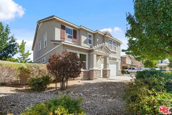 1735 W Newgrove Street, Lancaster, CA 93534