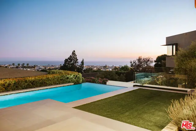 934 1st Street, Manhattan Beach, CA 90266 - Image #1