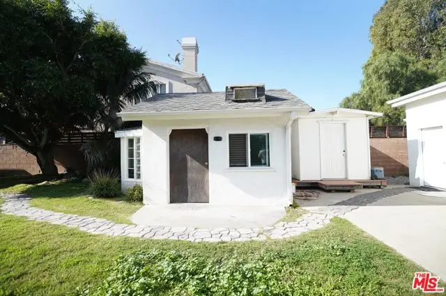 1041 Avenue D, Redondo Beach, CA 90277 - Image #2