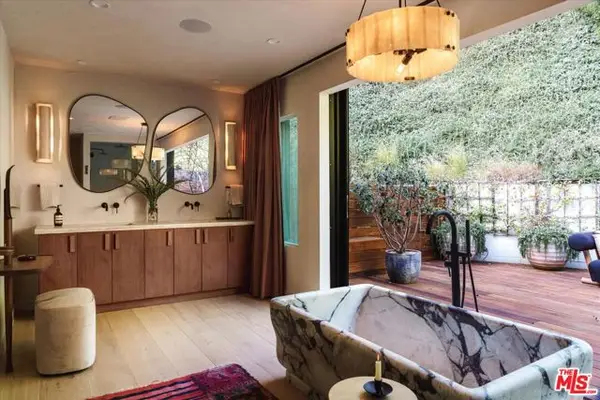 1820 Rising Glen Road, Los Angeles, CA 90069