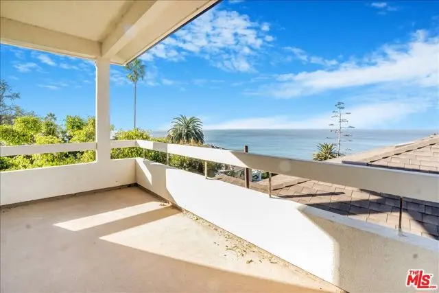 321 N Las Casas Avenue, Pacific Palisades, CA 90272 - #1