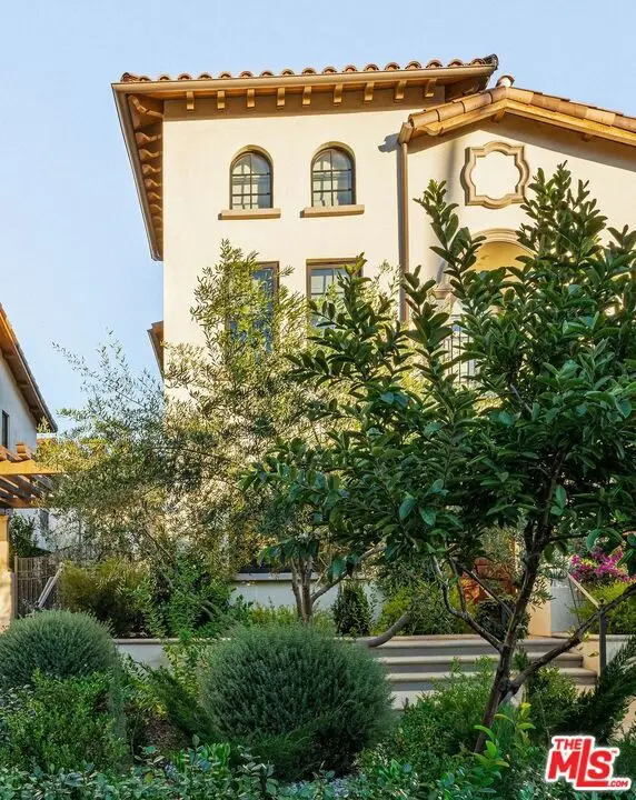 388 S Los Robles Avenue #206, Pasadena, CA 91101