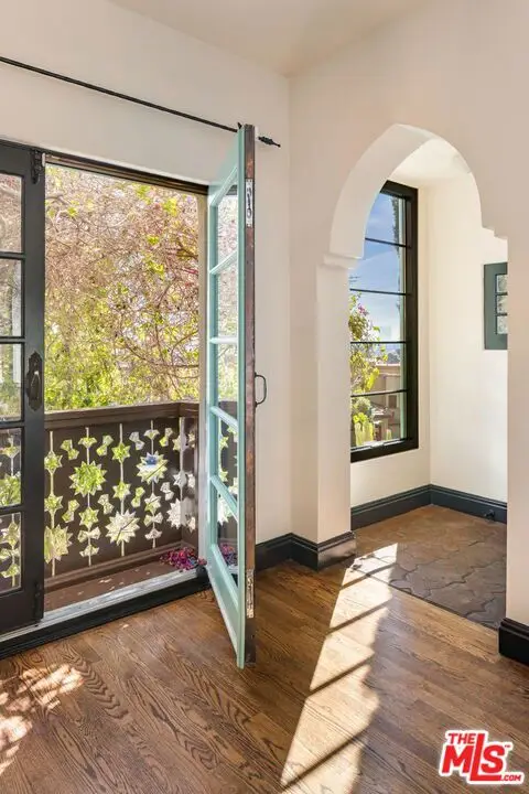 3313 Descanso Drive, Los Angeles, CA 90026 - #3