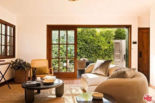 2504 Ocean Avenue, Venice, CA 90291 - #1
