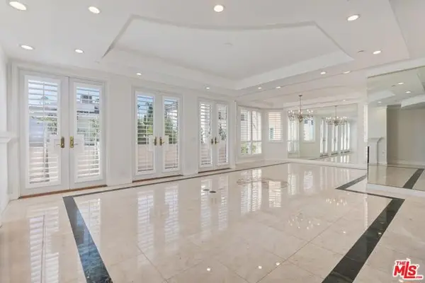 121 N Almont Drive #205, Beverly Hills, CA 90211