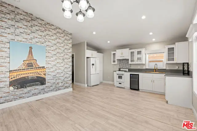 8250 Lankershim Boulevard #112, North Hollywood, CA 91605 - #2