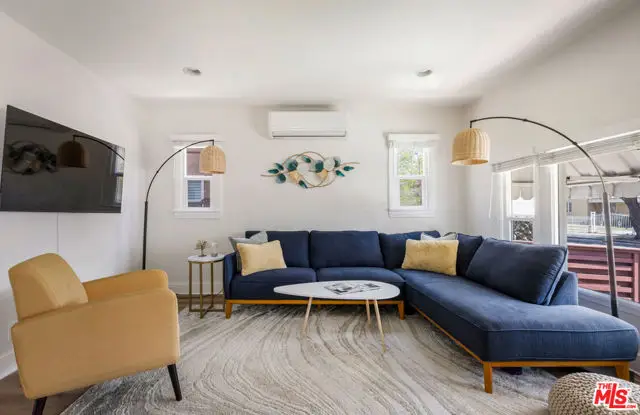 2225 Thurman Avenue, Los Angeles, CA 90016 - #3