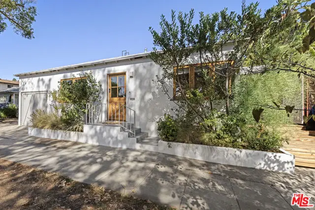 3111 Madera Avenue, Los Angeles, CA 90039 - #1