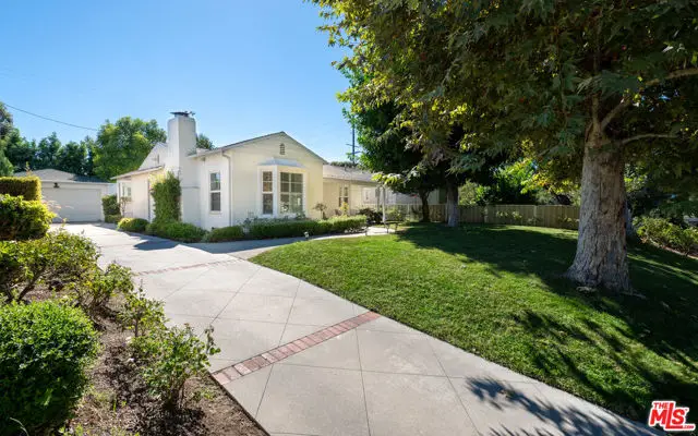 11752 Hartsook Street, Valley Village, CA 91607 - #2
