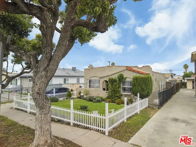 1543 W 82nd Street, Los Angeles, CA 90047 - #1