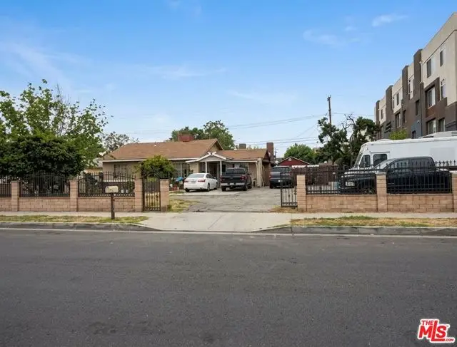 14633 Tupper Street, Panorama City, CA 91402 - #1