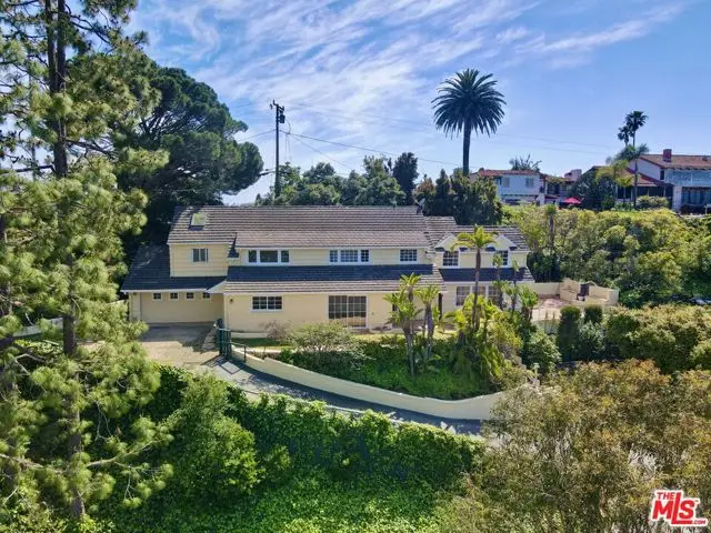 910 Centinela Avenue, Santa Monica, CA 90403 - #1
