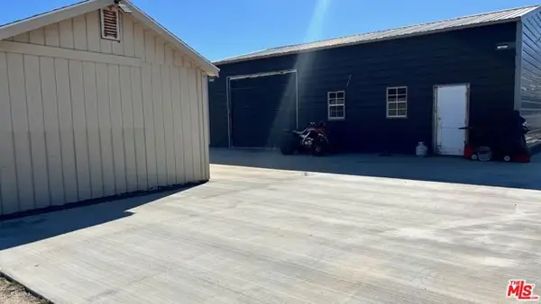 200 Avenue Y-8, Llano, CA 93544