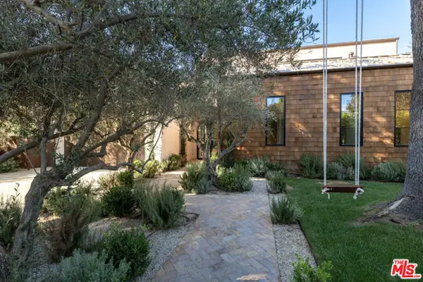 13223 Bloomfield Street, Sherman Oaks, CA 91423