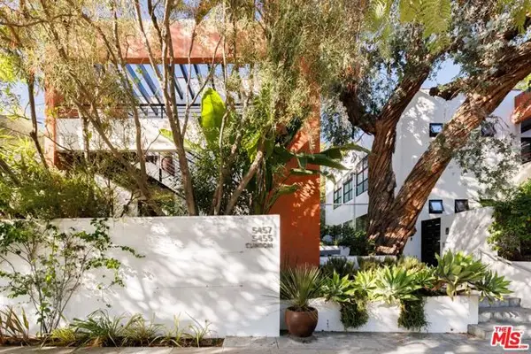 5455 Clinton Street, Los Angeles, CA 90004