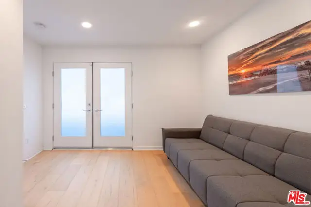 11588 Riverside Drive, North Hollywood, CA 91602 - #3