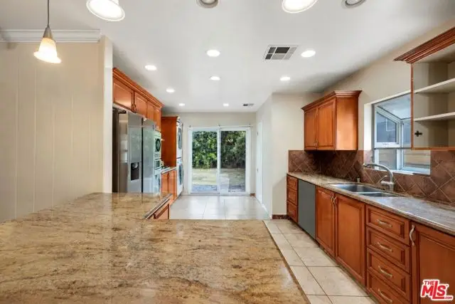 14555 Morrison Street, Sherman Oaks, CA 91403 - #3